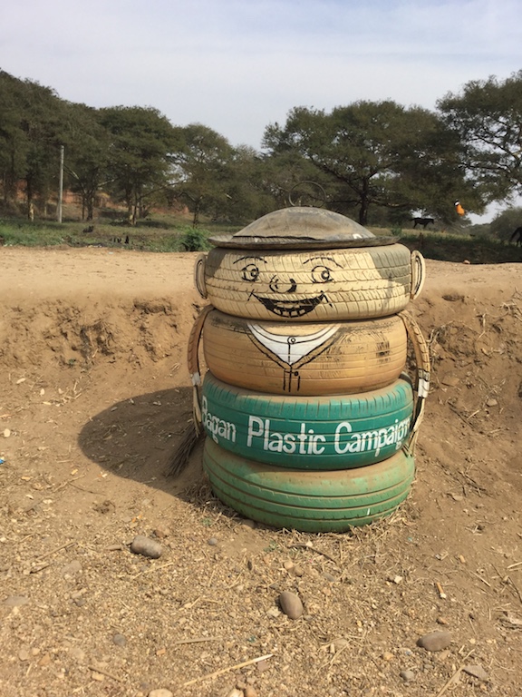Bagan tyre rubbish bin