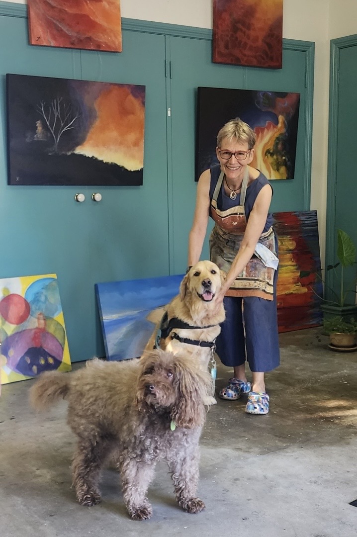 Finley: A Lovable Canine Making a Splash at Noosa Open Studios